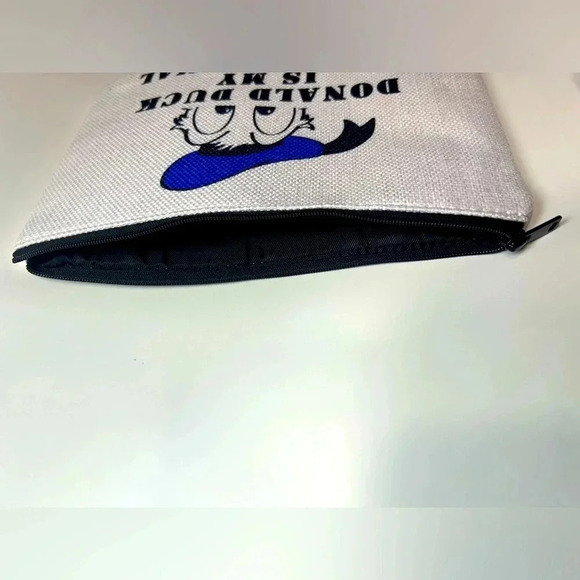 Disney - Donald Duck Makeup / Cosmetic Bag 🦆💄 - Picture 4 of 5